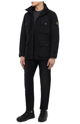 Мужская утепленная куртка STONE ISLAND черного цвета по цене 89950 руб., арт. 751543032 | Фото 2 Мужская утепленная куртка STONE ISLAND черного цвета, арт. 751543032 | Фото 2 (Материал внешний: Синтетический материал; Материал подклада: Синтетический материал; Рукава: Длинные; Кросс-КТ: Куртка; Мужское Кросс-КТ: утепленные куртки; Стили: Кэжуэл; Длина (верхняя одежда): До середины бедра)