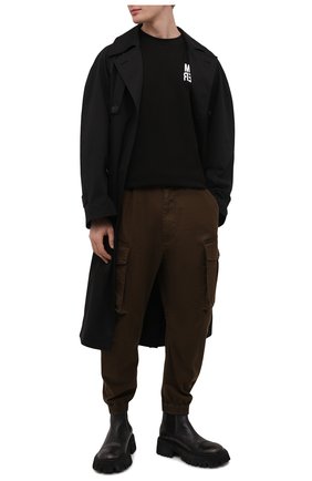 Мужские хлопковые джоггеры DSQUARED2 хаки цвета по цене 55950 руб., арт. S71KB0390/S39021 | Фото 2 Мужские хлопковые джоггеры DSQUARED2 хаки цвета, арт. S71KB0390/S39021 | Фото 2 (Материал внешний: Хлопок; Длина (брюки, джинсы): Укороченные; Силуэт М (брюки): Джоггеры, Карго; Стили: Милитари)