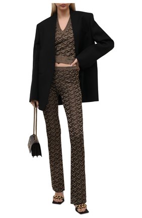 Женский топ из вискозы VERSACE коричневого цвета по цене 56300 руб., арт. 1002213/1A01524 | Фото 2 Женский топ из вискозы VERSACE коричневого цвета, арт. 1002213/1A01524 | Фото 2 (Длина (для топов): Укороченные; Материал внешний: Вискоза; Стили: Гламурный; Кросс-КТ: Трикотаж)