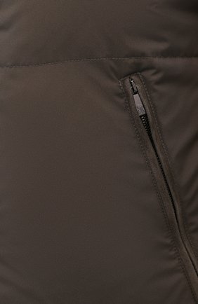 Мужская пуховая куртка с меховой отделкой CORNELIANI хаки цвета, арт. 8825C9-1820204/00 | Фото 5 (Кросс-КТ: Куртка; Мужское Кросс-КТ: пуховик-короткий; Рукава: Длинные; Длина (верхняя одежда): До середины бедра, Короткие; Материал внешний: Синтетический материал; Материал подклада: Синтетический материал; Материал утеплителя: Пух и перо; Стили: Кэжуэл)