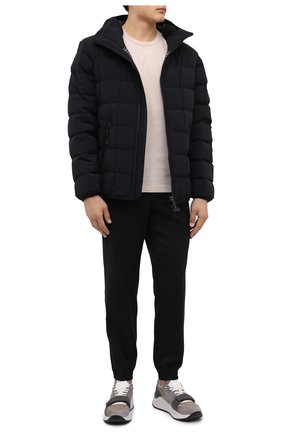 Мужская пуховая куртка BURBERRY черного цвета по цене 122000 руб., арт. 8043918 | Фото 2 Мужская пуховая куртка BURBERRY черного цвета, арт. 8043918 | Фото 2 (Материал утеплителя: Пух и перо; Материал подклада: Хлопок; Материал внешний: Синтетический материал; Длина (верхняя одежда): Короткие; Рукава: Длинные; Кросс-КТ: Куртка; Мужское Кросс-КТ: пуховик-короткий; Стили: Кэжуэл)