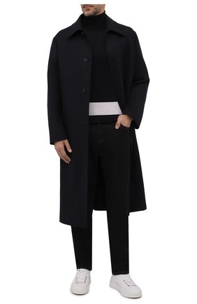 Мужской шерстяная водолазка EMPORIO ARMANI темно-синего цвета по цене 21300 руб., арт. 6K1MXB/1MPVZ | Фото 2 Мужской шерстяная водолазка EMPORIO ARMANI темно-синего цвета, арт. 6K1MXB/1MPVZ | Фото 2 (Материал внешний: Шерсть; Длина (для топов): Стандартные; Рукава: Длинные; Мужское Кросс-КТ: Водолазка-одежда; Принт: С принтом; Стили: Кэжуэл)