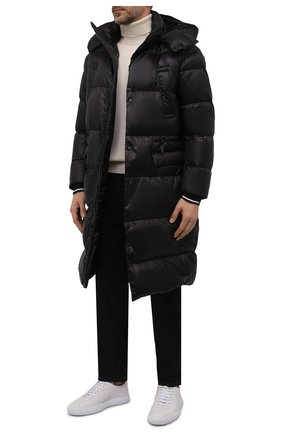 Мужская пуховик EMPORIO ARMANI черного цвета по цене 52800 руб., арт. 6K1L78/1NYSZ | Фото 2 Мужская пуховик EMPORIO ARMANI черного цвета, арт. 6K1L78/1NYSZ | Фото 2 (Материал внешний: Синтетический материал; Рукава: Длинные; Материал подклада: Синтетический материал; Материал утеплителя: Пух и перо; Длина (верхняя одежда): До колена; Кросс-КТ: Куртка; Мужское Кросс-КТ: пуховик-длинный; Стили: Кэжуэл)