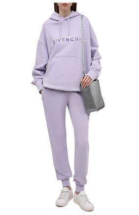 Женские хлопковые джоггеры GIVENCHY сиреневого цвета по цене 85300 руб., арт. BW50QL3Z77 | Фото 2 Женские хлопковые джоггеры GIVENCHY сиреневого цвета, арт. BW50QL3Z77 | Фото 2 (Материал внешний: Хлопок; Длина (брюки, джинсы): Стандартные; Женское Кросс-КТ: Джоггеры - брюки; Силуэт Ж (брюки и джинсы): Джоггеры; Стили: Спорт-шик)