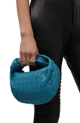 Женская сумка jodie mini BOTTEGA VENETA бирюзового цвета по цене 156500 руб., арт. 651876/VCPP5 | Фото 2 Женская сумка jodie mini BOTTEGA VENETA бирюзового цвета, арт. 651876/VCPP5 | Фото 2 (Материал: Натуральная кожа; Сумки-технические: Сумки top-handle; Размер: mini)