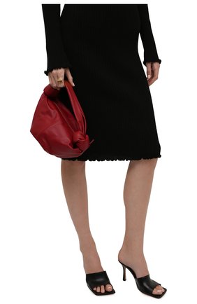 Женская сумка double knot mini BOTTEGA VENETA бордового цвета по цене 86500 руб., арт. 629635/VCP41 | Фото 2 Женская сумка double knot mini BOTTEGA VENETA бордового цвета, арт. 629635/VCP41 | Фото 2 (Материал: Натуральная кожа; Сумки-технические: Сумки top-handle; Размер: mini)
