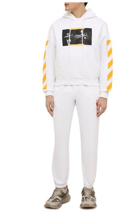 Мужские кроссовки track clear sole BALENCIAGA бежевого цвета по цене 83400 руб., арт. 647742/W3BM4 | Фото 2 Мужские кроссовки track clear sole BALENCIAGA бежевого цвета, арт. 647742/W3BM4 | Фото 2 (Материал внешний: Текстиль; Материал внутренний: Текстиль; Подошва: Массивная; Стили: Гранж; Материал утеплителя: Без утеплителя)