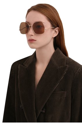Женские солнцезащитные очки GUCCI золотого цвета, арт. 663756/I3330 | Фото 2 (Тип очков: С/з; Очки форма: Over-size)