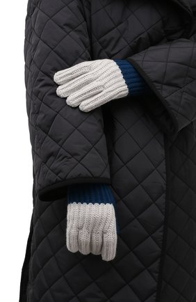 Женские кашемировые перчатки LORO PIANA синего цвета по цене 46950 руб., арт. FAL8961 | Фото 2 Женские кашемировые перчатки LORO PIANA синего цвета, арт. FAL8961 | Фото 2 (Материал: Кашемир, Шерсть)