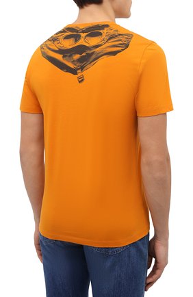 Мужская хлопковая футболка C.P. COMPANY оранжевого цвета, арт. 11CMTS037A-005100W | Фото 4 (Рукава: Короткие; Длина (для топов): Стандартные; Принт: С принтом; Материал внешний: Хлопок; Стили: Спорт-шик)