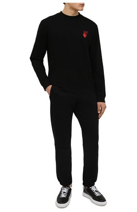Мужская хлопковый лонгслив OFF-WHITE черного цвета по цене 27750 руб., арт. 0MAB064F21JER012 | Фото 2 Мужская хлопковый лонгслив OFF-WHITE черного цвета, арт. 0MAB064F21JER012 | Фото 2 (Материал внешний: Хлопок; Рукава: Длинные; Длина (для топов): Стандартные; Принт: С принтом; Стили: Гранж)
