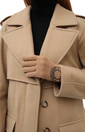 Женские кашемировые перчатки BURBERRY бежевого цвета по цене 21300 руб., арт. 8045084 | Фото 2 Женские кашемировые перчатки BURBERRY бежевого цвета, арт. 8045084 | Фото 2 (Материал: Шерсть, Кашемир)