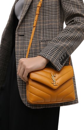 Женская сумка loulou toy SAINT LAURENT желтого цвета по цене 99500 руб., арт. 678401/DV707 | Фото 2 Женская сумка loulou toy SAINT LAURENT желтого цвета, арт. 678401/DV707 | Фото 2 (Материал: Натуральная кожа; Размер: mini; Сумки-технические: Сумки через плечо; Ремень/цепочка: На ремешке)