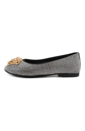 Детские балетки VERSACE серебряного цвета по цене 34050 руб., арт. 1001195/1A01130/30-33 | Фото 2 Детские балетки VERSACE серебряного цвета, арт. 1001195/1A01130/30-33 | Фото 2 (Материал внутренний: Натуральная кожа; Материал внешний: Текстиль)