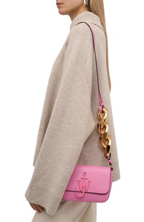 Женская сумка chain anchor JW ANDERSON розового цвета по цене 72600 руб., арт. HB0285 LA0001 | Фото 2 Женская сумка chain anchor JW ANDERSON розового цвета, арт. HB0285 LA0001 | Фото 2 (Материал: Натуральная кожа; Сумки-технические: Сумки через плечо; Размер: mini; Ремень/цепочка: На ремешке)
