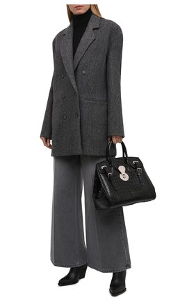 Женская сумка ricky 33 из кожи аллигатора RALPH LAUREN черного цвета по цене 1945000 руб., арт. 435867826/AMIS | Фото 3 Женская сумка ricky 33 из кожи аллигатора RALPH LAUREN черного цвета, арт. 435867826/AMIS | Фото 3 (Материал: Экзотическая кожа; Сумки-технические: Сумки top-handle; Ремень/цепочка: На ремешке; Размер: large)