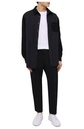 Мужские брюки MONCLER черного цвета по цене 46800 руб., арт. G2-091-2A000-21-595LV | Фото 2 Мужские брюки MONCLER черного цвета, арт. G2-091-2A000-21-595LV | Фото 2 (Материал внешний: Синтетический материал, Шерсть; Длина (брюки, джинсы): Стандартные; Случай: Повседневный; Силуэт М (брюки): Прямые; Кросс-КТ: другое; Стили: Спорт-шик)