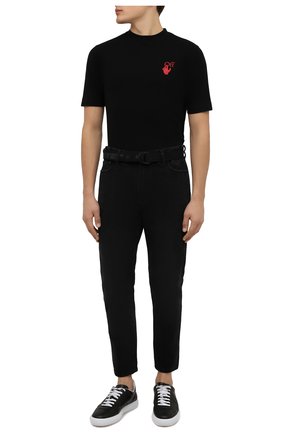 Мужская хлопковая футболка OFF-WHITE черного цвета по цене 26300 руб., арт. 0MAA119F21JER025 | Фото 2 Мужская хлопковая футболка OFF-WHITE черного цвета, арт. 0MAA119F21JER025 | Фото 2 (Материал внешний: Хлопок; Рукава: Короткие; Длина (для топов): Стандартные; Стили: Спорт-шик; Принт: С принтом)
