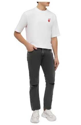 Мужская хлопковая футболка OFF-WHITE белого цвета по цене 26300 руб., арт. 0MAA119F21JER025 | Фото 2 Мужская хлопковая футболка OFF-WHITE белого цвета, арт. 0MAA119F21JER025 | Фото 2 (Материал внешний: Хлопок; Рукава: Короткие; Длина (для топов): Стандартные; Стили: Спорт-шик; Принт: С принтом)
