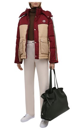 Женская утепленная куртка GUCCI красного цвета по цене 209000 руб., арт. 663279/ZAHB8 | Фото 2 Женская утепленная куртка GUCCI красного цвета, арт. 663279/ZAHB8 | Фото 2 (Рукава: Длинные; Материал внешний: Синтетический материал; Материал подклада: Синтетический материал; Длина (верхняя одежда): Короткие; Кросс-КТ: Куртка; Стили: Спорт-шик)