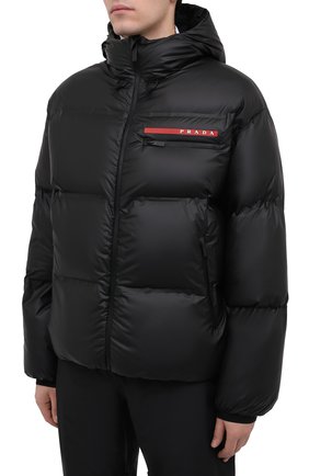 Мужская пуховая куртка PRADA черного цвета, арт. SGB574-1T2Y-F0002-202 | Фото 3 (Кросс-КТ: Куртка, другое; Мужское Кросс-КТ: пуховик-короткий; Материал внешний: Синтетический материал; Стили: Спорт-шик; Длина (верхняя одежда): Короткие)