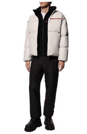 Мужские утепленные брюки PRADA черного цвета по цене 130000 руб., арт. SPH18-1XV1-F0002-192 | Фото 2 Мужские утепленные брюки PRADA черного цвета, арт. SPH18-1XV1-F0002-192 | Фото 2 (Материал внешний: Синтетический материал; Кросс-КТ: другое; Стили: Спорт-шик)