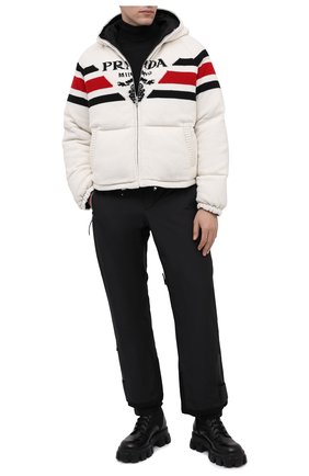 Мужская куртка из шерсти и кашемира PRADA белого цвета, арт. SGC017-10PA-F0009-212 | Фото 2 (Материал внешний: Кашемир, Шерсть; Кросс-КТ: Куртка, другое; Стили: Спорт-шик; Длина (верхняя одежда): Короткие; Мужское Кросс-КТ: шерсть и кашемир, утепленные куртки)