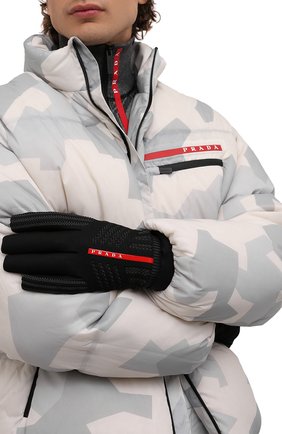 Мужские комбинированные перчатки PRADA черного цвета, арт. 4GG116-3K5X-F0002 | Фото 2 (Материал: Текстиль, Синтетический материал; Кросс-КТ: Спорт)