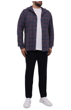 Мужская хлопковая рубашка KITON синего цвета по цене 73050 руб., арт. UMCMARH0786703/47-50 | Фото 2 Мужская хлопковая рубашка KITON синего цвета, арт. UMCMARH0786703/47-50 | Фото 2 (Длина (для топов): Стандартные; Рукава: Длинные; Материал внешний: Хлопок; Случай: Повседневный; Манжеты: На кнопках; Воротник: С капюшоном; Принт: Клетка; Стили: Кэжуэл; Big sizes: Big Sizes)