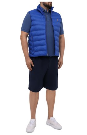 Мужской утепленный жилет POLO RALPH LAUREN синего цвета по цене 31400 руб., арт. 711810898/PRL BS | Фото 2 Мужской утепленный жилет POLO RALPH LAUREN синего цвета, арт. 711810898/PRL BS | Фото 2 (Материал внешний: Синтетический материал; Материал подклада: Синтетический материал; Кросс-КТ: Куртка; Стили: Спорт-шик; Big sizes: Big Sizes; Длина (верхняя одежда): Короткие)