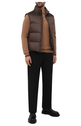 Мужской пуховый жилет BRIONI коричневого цвета по цене 313000 руб., арт. SUP40L/P0907 | Фото 2 Мужской пуховый жилет BRIONI коричневого цвета, арт. SUP40L/P0907 | Фото 2 (Материал подклада: Синтетический материал; Материал утеплителя: Пух и перо; Длина (верхняя одежда): Короткие; Материал внешний: Синтетический материал; Кросс-КТ: Куртка, Пуховик; Стили: Кэжуэл)