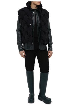 Мужские резиновые сапоги puddle BOTTEGA VENETA темно-зеленого цвета по цене 49950 руб., арт. 667068/V00P0 | Фото 2 Мужские резиновые сапоги puddle BOTTEGA VENETA темно-зеленого цвета, арт. 667068/V00P0 | Фото 2 (Высота голенища: Высокие; Каблук высота: Высокий; Подошва: Плоская; Материал внутренний: Натуральная кожа, Текстиль; Материал внешний: Резина; Мужское Кросс-КТ: Сапоги-обувь; Кросс-КТ: резиновые)