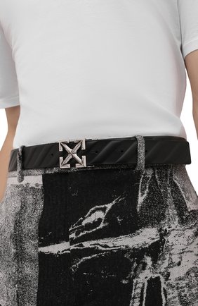 Мужской кожаный ремень OFF-WHITE черного цвета по цене 41850 руб., арт. 0MRB062F21LEA001 | Фото 2 Мужской кожаный ремень OFF-WHITE черного цвета, арт. 0MRB062F21LEA001 | Фото 2 (Случай: Повседневный)