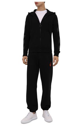Мужской хлопковая толстовка OFF-WHITE черного цвета по цене 49350 руб., арт. 0MBE001F21FLE003 | Фото 2 Мужской хлопковая толстовка OFF-WHITE черного цвета, арт. 0MBE001F21FLE003 | Фото 2 (Материал внешний: Хлопок; Мужское Кросс-КТ: Толстовка-одежда; Стили: Спорт-шик; Рукава: Длинные; Длина (для топов): Стандартные)