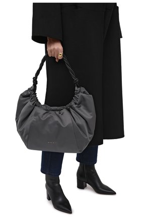 Женская сумка twirl medium MARNI темно-серого цвета по цене 99950 руб., арт. SCMP0070Y1/TN685 | Фото 2 Женская сумка twirl medium MARNI темно-серого цвета, арт. SCMP0070Y1/TN685 | Фото 2 (Размер: medium; Материал: Текстиль; Сумки-технические: Сумки top-handle)