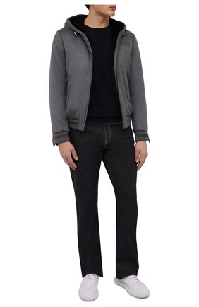 Мужской бомбер из шерсти и шелка ZILLI SPORT серого цвета по цене 545500 руб., арт. MAW-0080T-JACH0/0001 | Фото 2 Мужской бомбер из шерсти и шелка ZILLI SPORT серого цвета, арт. MAW-0080T-JACH0/0001 | Фото 2 (Материал внешний: Шелк, Шерсть; Материал утеплителя: Шерсть; Кросс-КТ: Куртка; Мужское Кросс-КТ: шерсть и кашемир; Принт: Без принта; Стили: Кэжуэл; Рукава: Длинные; Длина (верхняя одежда): Короткие)
