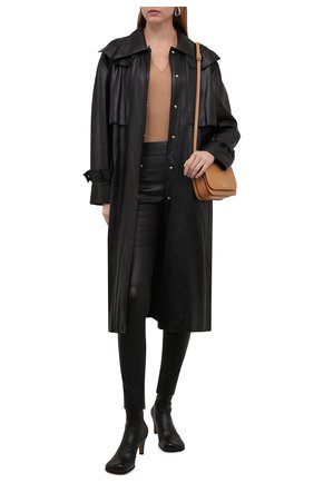 Женский тренч из экокожи LOW CLASSIC черного цвета по цене 68800 руб., арт. L0W21FW_CT08BK | Фото 2 Женский тренч из экокожи LOW CLASSIC черного цвета, арт. L0W21FW_CT08BK | Фото 2 (Материал внешний: Синтетический материал; Длина (верхняя одежда): Длинные; Материал подклада: Вискоза; Рукава: Длинные; Стили: Гранж)