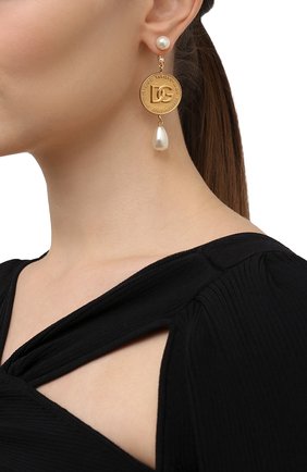 Женские серьги DOLCE & GABBANA золотого цвета по цене 37800 руб., арт. WEN8M1/W1111 | Фото 2 Женские серьги DOLCE & GABBANA золотого цвета, арт. WEN8M1/W1111 | Фото 2 (Материал: Металл)