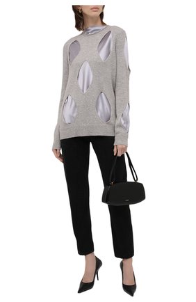 Женский пуловер из шерсти и кашемира JW ANDERSON серого цвета по цене 55200 руб., арт. KW0519 YN0157 | Фото 2 Женский пуловер из шерсти и кашемира JW ANDERSON серого цвета, арт. KW0519 YN0157 | Фото 2 (Материал подклада: Синтетический материал; Материал внешний: Шерсть; Женское Кросс-КТ: Пуловер-одежда; Рукава: Длинные; Длина (для топов): Стандартные; Стили: Кэжуэл)