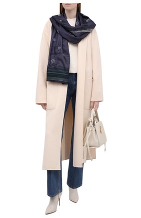 Женский шарф GIORGIO ARMANI темно-синего цвета по цене 37550 руб., арт. 795211/1A130 | Фото 2 Женский шарф GIORGIO ARMANI темно-синего цвета, арт. 795211/1A130 | Фото 2 (Материал: Текстиль, Шелк, Вискоза)