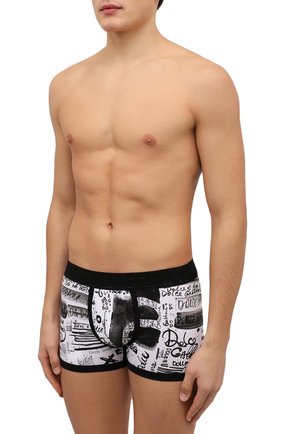 Мужские хлопковые боксеры DOLCE & GABBANA черно-белого цвета по цене 6810 руб., арт. M4D41J/FSGXN | Фото 2 Мужские хлопковые боксеры DOLCE & GABBANA черно-белого цвета, арт. M4D41J/FSGXN | Фото 2 (Материал внешний: Хлопок; Кросс-КТ: бельё; Мужское Кросс-КТ: Трусы)