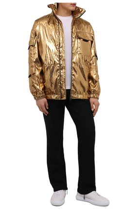 Мужская утепленная куртка DOLCE & GABBANA золотого цвета, арт. G9WD3T/FUSFX | Фото 2 (Материал подклада: Синтетический материал; Материал внешний: Синтетический материал; Рукава: Длинные; Длина (верхняя одежда): Короткие; Мужское Кросс-КТ: утепленные куртки; Кросс-КТ: Куртка; Стили: Гламурный; Региональные ограничения белый список (Axapta Mercury): RU)