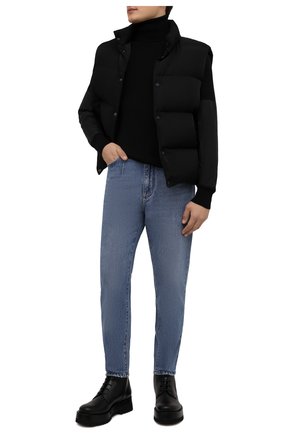 Мужской шерстяная водолазка MONCLER GRENOBLE черного цвета по цене 59400 руб., арт. G2-097-9F000-01-M1122 | Фото 2 Мужской шерстяная водолазка MONCLER GRENOBLE черного цвета, арт. G2-097-9F000-01-M1122 | Фото 2 (Материал внешний: Шерсть; Материал подклада: Синтетический материал; Мужское Кросс-КТ: Водолазка-одежда; Принт: Без принта; Стили: Кэжуэл; Длина (для топов): Стандартные; Рукава: Длинные)