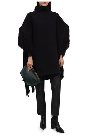 Женская шерстяное пончо JIL SANDER темно-синего цвета по цене 188500 руб., арт. JSWT752305-WTY20098A | Фото 2 Женская шерстяное пончо JIL SANDER темно-синего цвета, арт. JSWT752305-WTY20098A | Фото 2 (Материал внешний: Шерсть; Стили: Минимализм; Длина (верхняя одежда): До середины бедра)