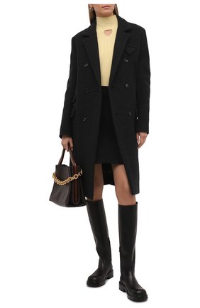 Женские кожаные сапоги strut BOTTEGA VENETA черного цвета по цене 103500 руб., арт. 677308/V1A00 | Фото 2 Женские кожаные сапоги strut BOTTEGA VENETA черного цвета, арт. 677308/V1A00 | Фото 2 (Каблук высота: Низкий; Подошва: Платформа; Материал внутренний: Натуральная кожа; Каблук тип: Устойчивый; Высота голенища: Высокие; Материал внешний: Кожа)
