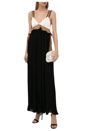 Женское шелковое платье CHLOÉ черного цвета по цене 418500 руб., арт. CHC21WR013003 | Фото 2 Женское шелковое платье CHLOÉ черного цвета, арт. CHC21WR013003 | Фото 2 (Материал внешний: Шелк; Материал подклада: Шелк; Женское Кросс-КТ: Платье-одежда, Сарафаны; Длина Ж (юбки, платья, шорты): Макси; Случай: Вечерний; Стили: Бохо)