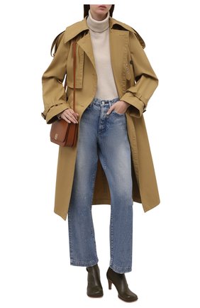 Женские джинсы TANAKA голубого цвета по цене 29950 руб., арт. ST-2(F)/NEW MID WASHED | Фото 2 Женские джинсы TANAKA голубого цвета, арт. ST-2(F)/NEW MID WASHED | Фото 2 (Материал внешний: Хлопок, Деним; Длина (брюки, джинсы): Стандартные; Кросс-КТ: Деним; Детали: Потертости; Силуэт Ж (брюки и джинсы): Прямые; Стили: Кэжуэл)
