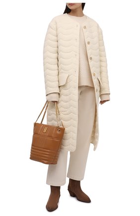 Женское двустороннее пальто CHLOÉ белого цвета по цене 462500 руб., арт. CHC21WMA08067 | Фото 2 Женское двустороннее пальто CHLOÉ белого цвета, арт. CHC21WMA08067 | Фото 2 (Материал подклада: Шелк; Длина (верхняя одежда): До колена; Материал внешний: Шерсть; Рукава: Длинные; 1-2-бортные: Однобортные; Стили: Кэжуэл)