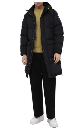 Мужская пуховик long bear PARAJUMPERS черного цвета по цене 73150 руб., арт. HF04/L0NG BEAR | Фото 2 Мужская пуховик long bear PARAJUMPERS черного цвета, арт. HF04/L0NG BEAR | Фото 2 (Материал утеплителя: Пух и перо; Материал подклада: Синтетический материал; Материал внешний: Синтетический материал; Рукава: Длинные; Кросс-КТ: Куртка; Длина (верхняя одежда): До колена; Мужское Кросс-КТ: пуховик-длинный; Стили: Спорт-шик)