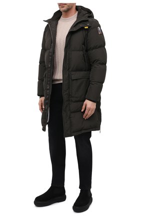 Мужская пуховик long bear PARAJUMPERS хаки цвета по цене 73150 руб., арт. HF04/L0NG BEAR | Фото 2 Мужская пуховик long bear PARAJUMPERS хаки цвета, арт. HF04/L0NG BEAR | Фото 2 (Материал утеплителя: Пух и перо; Материал подклада: Синтетический материал; Рукава: Длинные; Материал внешний: Синтетический материал; Кросс-КТ: Куртка; Длина (верхняя одежда): До колена; Мужское Кросс-КТ: пуховик-длинный; Стили: Спорт-шик)